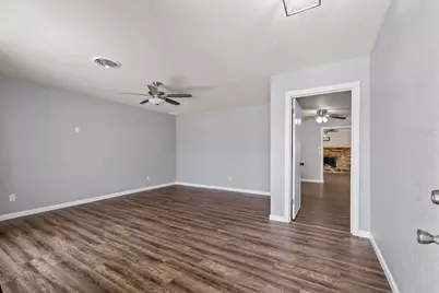 404 S 14th Street, West Columbia, TX 77486 - Photo 7