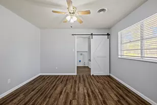 404 S 14th St, West Columbia, TX 77486 - Photo 15