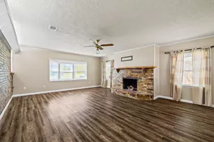 404 S 14th St, West Columbia, TX 77486 - Photo 21