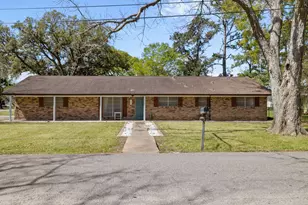 404 S 14th St, West Columbia, TX 77486 - Photo 3
