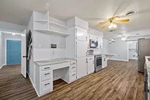 404 S 14th St, West Columbia, TX 77486 - Photo 13
