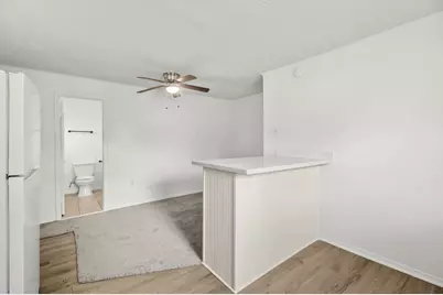 602 S 3rd Street #C, La Porte, TX 77571 - Photo 7