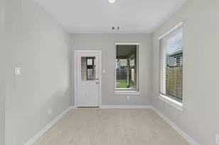 1703 Pecan Woods Ln, Conroe, TX 77301 - Photo 11