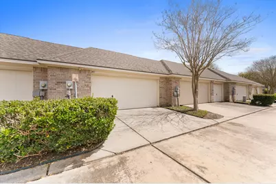 2411 Clippers Square, Houston, TX 77058 - Photo 25