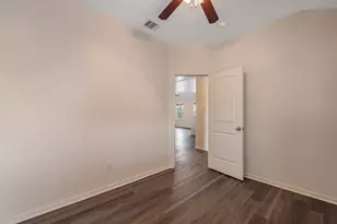 106 Crown Point Ct, Magnolia, TX 77354 - Photo 19