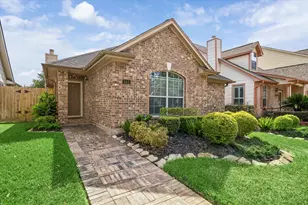 513 Brad Ct, Webster, TX 77598 - Photo 3