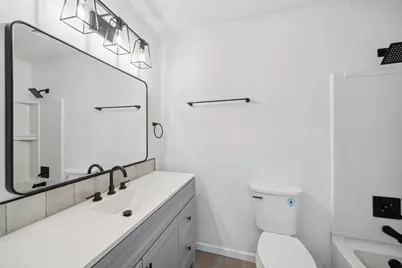 90 Crystal Lake Lane, The Woodlands, TX 77380 - Photo 11