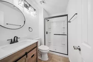 90 Crystal Lake Ln, The Woodlands, TX 77380 - Photo 13