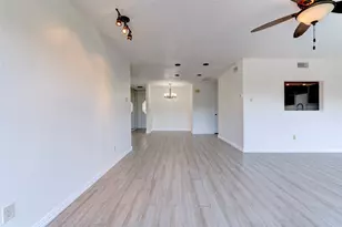 2137 Casa Rio Cir, Dickinson, TX 77539 - Photo 13