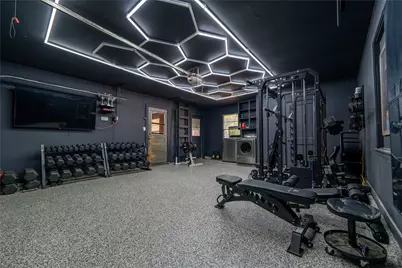 1733 Creek Drive, Houston, TX 77055 - Photo 17