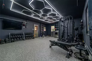 1733 Creek Dr, Houston, TX 77055 - Photo 17