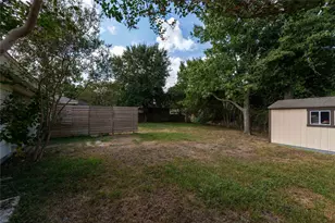 1733 Creek Dr, Houston, TX 77055 - Photo 23