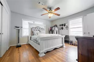 1733 Creek Dr, Houston, TX 77055 - Photo 19