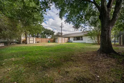 1733 Creek Drive, Houston, TX 77055 - Photo 19