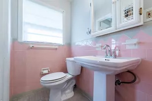 1733 Creek Dr, Houston, TX 77055 - Photo 13