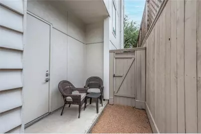 1004 California Street #402, Houston, TX 77006 - Photo 5