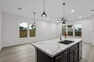 8715 Shotwell St, Houston, TX 77016 - Photo 9