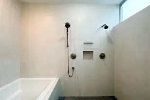 5301 Chenevert St, Houston, TX 77004 - Photo 27