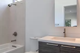 5301 Chenevert St, Houston, TX 77004 - Photo 9