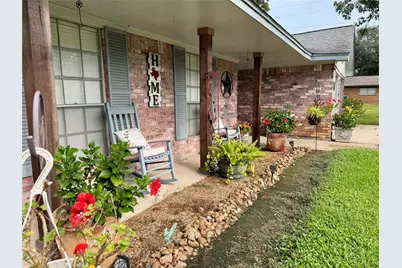 552 Sims Street, Angleton, TX 77515 - Photo 3