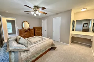 552 Sims St, Angleton, TX 77515 - Photo 15