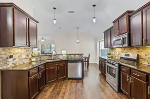 4251 Bearberry Ave, Baytown, TX 77521 - Photo 9