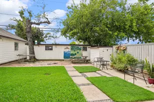 1249 Du Barry Ln, Houston, TX 77018 - Photo 9