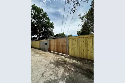 4202 Basil Street, Houston, TX 77003 - Photo 9