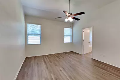 10016 Sterling Place Drive, Conroe, TX 77303 - Photo 9