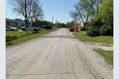 2510 Lora Lane, Balch Springs, TX 75180 - Photo 3