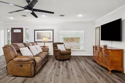 4718 Blanton Boulevard, Houston, TX 77092 - Photo 5