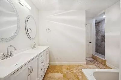 4718 Blanton Boulevard, Houston, TX 77092 - Photo 15