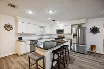 4718 Blanton Boulevard, Houston, TX 77092 - Photo 9
