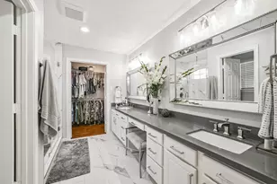 1430 W 24th St, Houston, TX 77008 - Photo 1