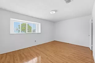 12447 Sharpview Dr, Houston, TX 77072 - Photo 9