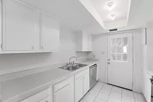 12447 Sharpview Dr, Houston, TX 77072 - Photo 17