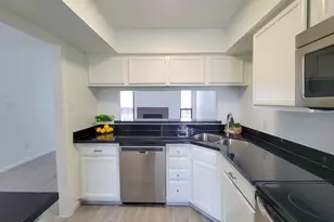 755 Bering Dr, Houston, TX 77057 - Photo 11