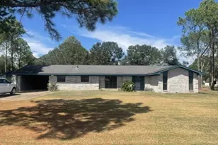 425 Margaret St, El Campo, TX 77437 - Photo 1
