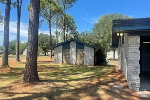 425 Margaret St, El Campo, TX 77437 - Photo 21