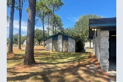 425 Margaret Street, El Campo, TX 77437 - Photo 21
