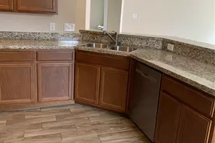 5329 Rue St, Houston, TX 77033 - Photo 7