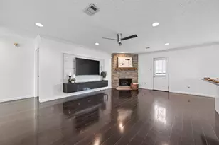 6502 River Bluff Dr, Houston, TX 77085 - Photo 13