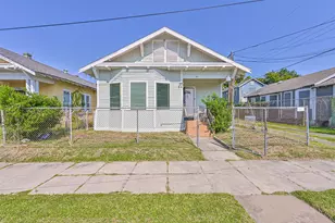 2012 31st St, Galveston, TX 77550 - Photo 1