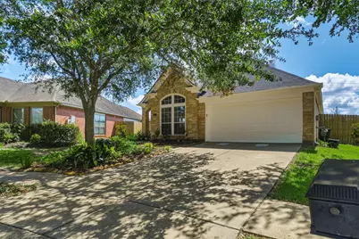 851 Sierra Brook Lane, League City, TX 77573 - Photo 3