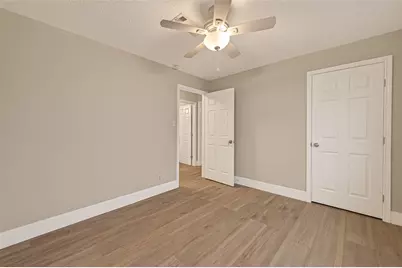 5833 Southlea Street, Houston, TX 77033 - Photo 29