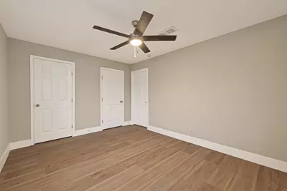 5833 Southlea Street, Houston, TX 77033 - Photo 33