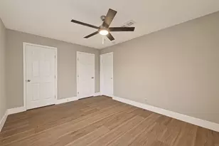 5833 Southlea St, Houston, TX 77033 - Photo 33