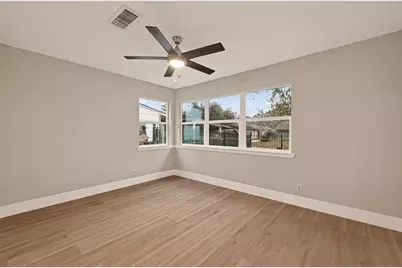 5833 Southlea Street, Houston, TX 77033 - Photo 31