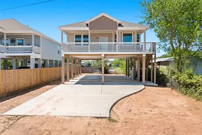 1226 9th St, San Leon, TX 77539 - Photo 3