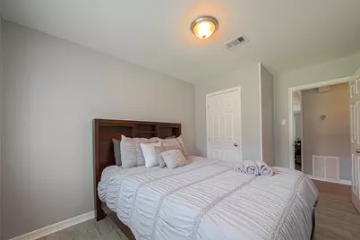 1803 Bayou Homes Drive, Galveston, TX 77551 - Photo 17